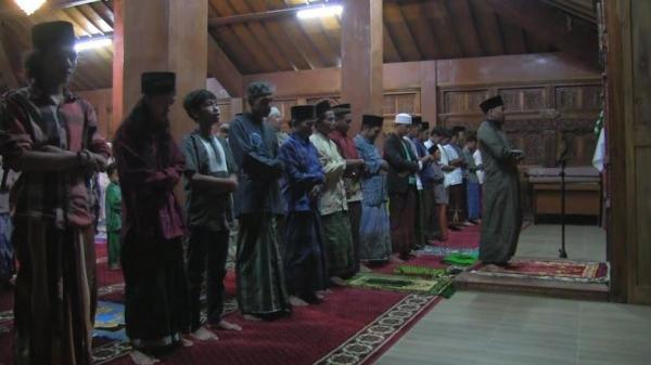 Syarat dan Niat Salat Qashar Panduan bagi Traveler Muslim