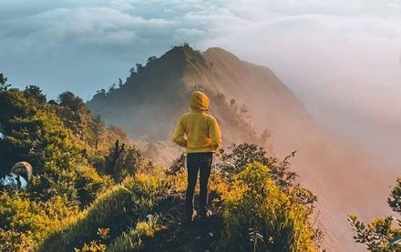 5 Gunung di Pulau Jawa yang Cocok untuk Pendaki Pemula