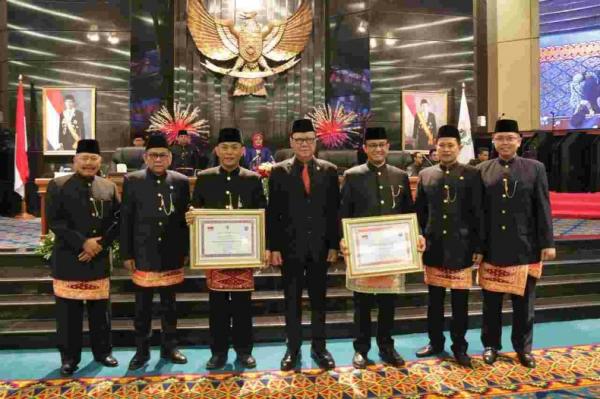 rapat paripurna yang digelar DPRD DKI Jakarta menyambut hari ulang tahun (HUT) ke-492, di gedung DPRD Jakarta, Sabtu (22/6/2019). (Foto: Istimewa)