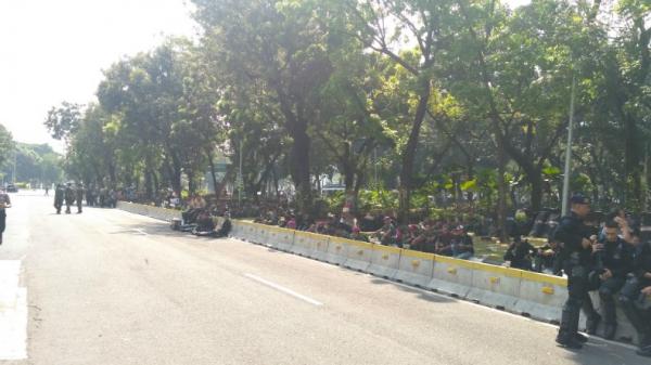 Sebanyak 13.000 personel TNI-Polri mengamankan sidang putusan perselisihan hasil pemilihan umum (PHPU) Pilpres di MK, Jakarta, Kamis (27/6/2019). (Foto: iNews.id/Aditya Pratama)