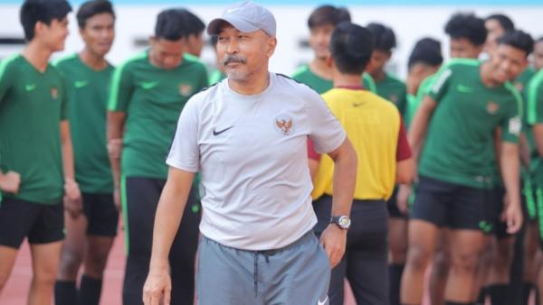 Sekjen PSSI Ratu Tisha Destria (kiri) dan Fakhri Husaini (kanan). (Foto: Instagram@coachfakhri`s profile picture coachfakhri)