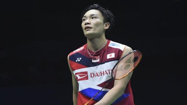 Kento Momota Kento Momota menang 17-21, 21-17, dan 21-14 atas Anthony Sinisuka Ginting  di final BWF World Tour Finals 2019 (Foto: PBSI)