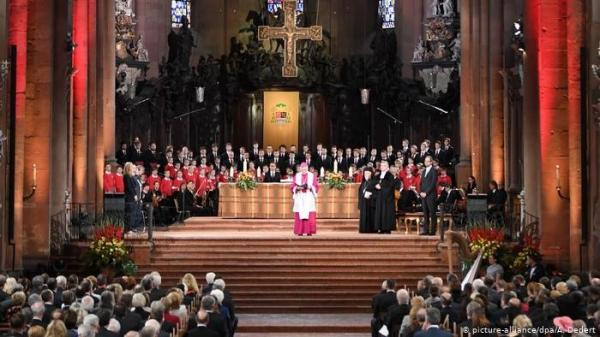 430.000 Jemaat Tinggalkan Gereja Katolik dan Protestan di Jerman Selama