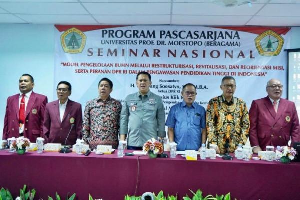 Ketua DPR RI Bambang Soesatyo (tengah)) saat menjadi pembicara utama dalam Seminar Nasional dengan tema 'Peranan DPR RI dalam Pengawasan Pelaksanaan Pendidikan Tinggi di Indonesia' di Jakarta, Sabtu (31/08/19). (Foto: ist)