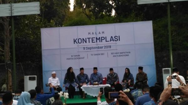 Malam kontemplasi digelar bersamaan dengan HUT SBY, Partai Demokrat dan 100 hari wafatnya Ani Yudhoyono di Puri Cikeas, Bogor, Jawa Barat, Senin (9/9/2019). (Foto: iNews.id/Aditya Pratama)