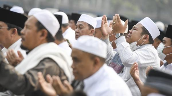 Baca Doa Ini 3 Kali usai Salat Jumat, Niscaya Dijauhkan dari Rezeki Haram