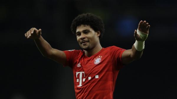 Gnabry AP 2 Serge Gnabry dengan kekasihnya Sandra Jerze. (Foto: mid-day.com)