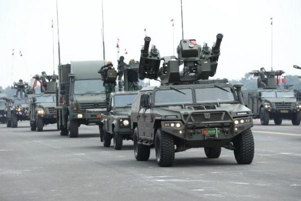 Dua rudal LML dan MMS milik Arhanud TNI AD yang ditampilkan saat HUT Ke-74 TNI. (Foto: Dispenad)