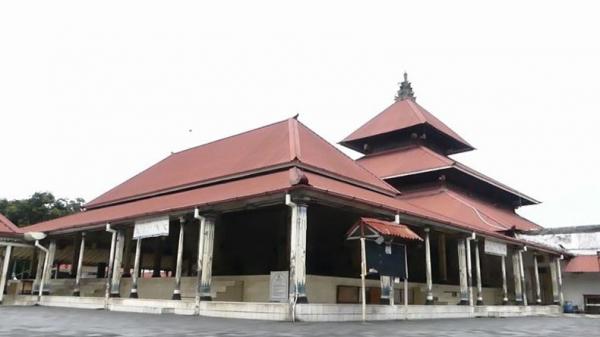 Arsip Foto Suasana Masjid Gedhe Kauman Yogyakarta (Foto: Antara/Andreas Fitri Atmoko)