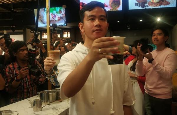 Bisnis Kuliner Dapat Kucuran Dana Rp28 Miliar Gibran Ini Hadiah Untuk Kaesang Bagian 1 Bisnis Kuliner Dapat Kucuran Dana Rp28 Miliar Gibran Ini Hadiah Untuk Kaesang Bagian 1