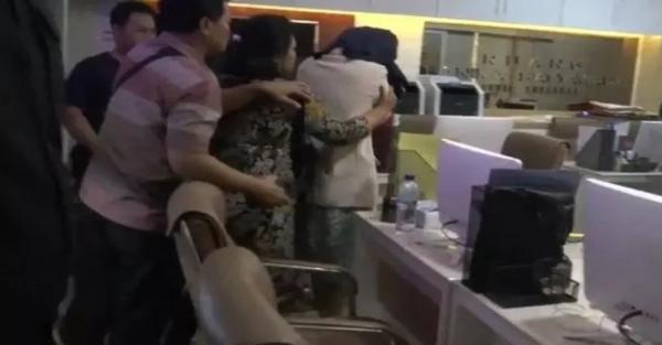 Artis Ini Pernah Ditangkap karena Prostitusi Online