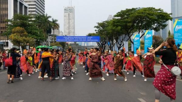 Persiapan jelang Karnaval Jakarta Langit Biru, Minggu (27/10/2019). (Foto: iNews.id/Felldy Utama)