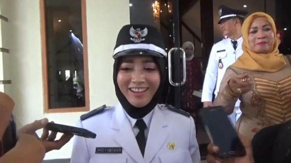 Ayollar ligasidan porno suratlar