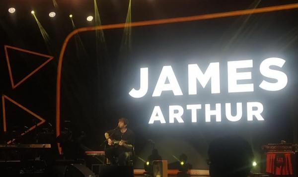 Lirik Lagu Can I Be Him - James Arthur dan Terjemahan