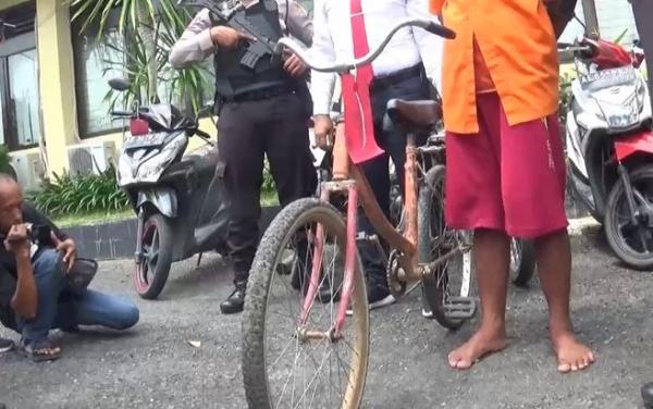 Sepeda Butut Samadi yang Digunakan Mencuri, Kamis (19/12/2019). (Foto: iNews/ Asfi Manar)