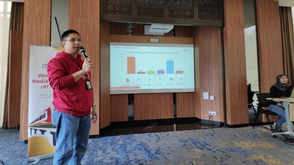 Kepala Divisi Sekretaris Perusahaan PT LRT Jakarta Arnold Kindangen.