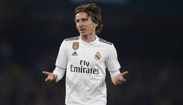 Luka Modric 2 Pemain Real Madrid Luka Modric merayakan gol yang dicetaknya saat mengalahkan Valencia 3-1 pada semifinal Piala Super Spanyol di King Abdullah Sports City, Kamis (9/1/2020) dini hari WIB. (Foto: AFP)