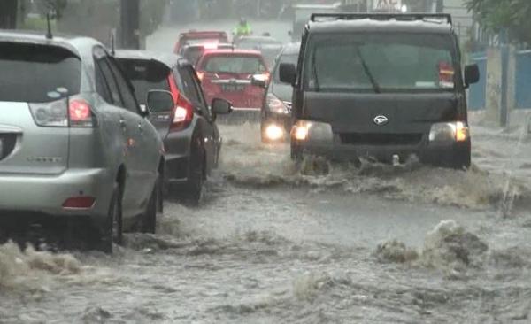 Banjir di Bandung, Jumat (27/12/2019), (Foto: iNews/ Ervan)