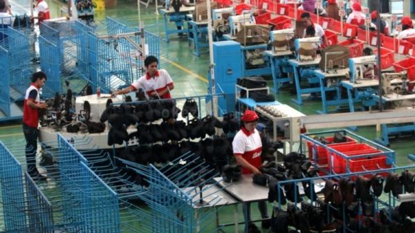  Pabrik  Sepatu  Merek Terkenal di Tangerang  Bangkrut 