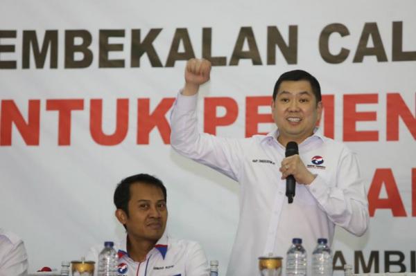 Ketua Umum Partai Perindo Hary Tanoesoedibjo saat memberikan Pembekalan Caleg dan Konsolidasi Partai untuk Pemenangan Pemilu 2019 Provinsi Jambi di Kantor DPW Jambi, Jalan Slamet Ryadi, Broni, Kota Jambi, Selasa (19/2/2019). (Foto: MNC)