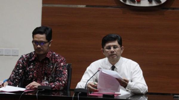 Febri Diansyah dan Laode M Syarif saat masih bertugas di KPK. (Foto: Antara)