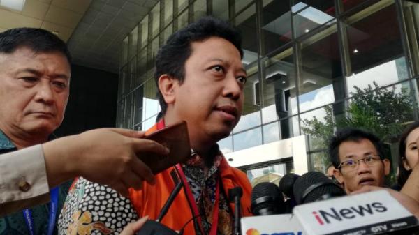 Tersangka kasus dugaan suap pengisian jabatan di Kemenag, Muhammad Romahurmuziy atau Romy saat diperiksa perdana di KPK, Jakarta. (Foto: iNews.id/Ilma de Sabrini)