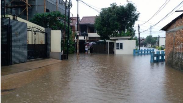 Banjir Rendam Perumahan Di Jakarta Selatan Dan Tangerang Akses Jalan Terputus