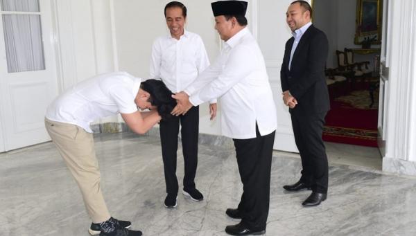Presiden Jokowi menerima Menhan Prabowo Subianto di hari pertama tahun baru 2020, Rabu (1/1/2020) di Istana Negara Yogyakarta. (Foto: Sekretariat Presiden)