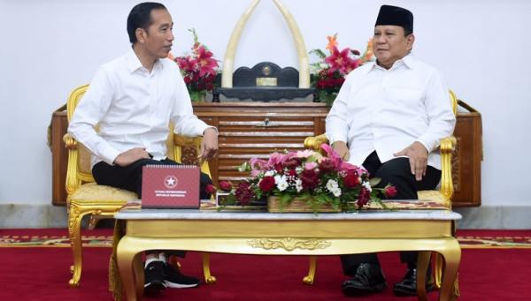Presiden Jokowi menerima Menhan Prabowo Subianto di hari pertama tahun baru 2020, Rabu (1/1/2020) di Istana Negara Yogyakarta. (Foto: Sekretariat Presiden)