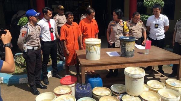 Polisi Bongkar Pabrik Tahu Rumahan Berformalin di Palembang