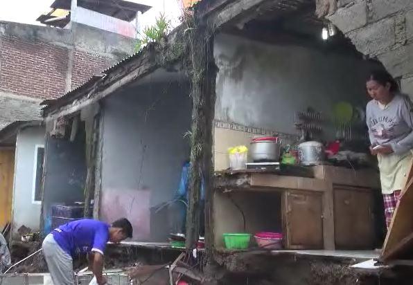 Banjir Terjang Cimareme Bandung Barat, Ratusan Rumah Rusak