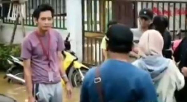 Aksi Syarifudin memarahi relawan di Ciledug, (Foto: iNews/ istimewa)