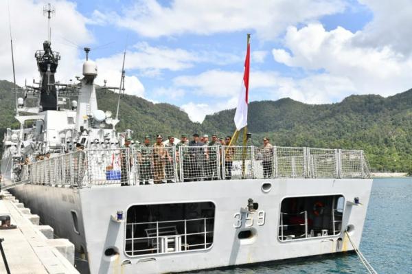 Presiden Jokowi saat kunker ke Kepulauan Natuna, Kabupaten Natuna, Provinsi Kepulauan Riau, Rabu (8/1/2020). (Foto: Setkab)