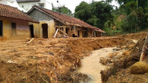 Longsor di Sukajaya Bogor, Jumat (10/1/2020) (Foto: iNews/ Pangeran)