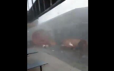 Tangkapan layar video badai Tol Cipali