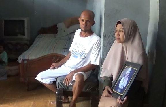 Keluarga Pramesty, mahasiswi Lamongan di Wuhan, Selasa (28/1/2020) (Foto:iNews/Abdul Wakhid)