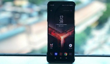 Bagian depan ROG Phone 2 (Foto: iNews.id/Dini) 