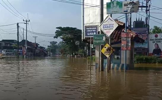 Banjir di Kabupaten Bandung, Rabu (29/1/2020) (Foto:iNews/Saufat Endrawan)