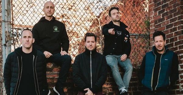 Lirik Lagu Perfect - Simple Plan dan Terjemahan, Kisahkan Hubungan Rumit Anak dan Ayah