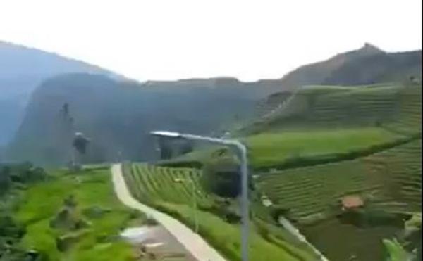 Pemandangan di Bukit Panyaweuyan di Majalengka