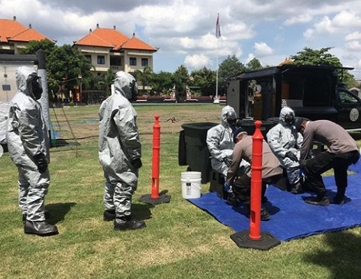 Latihan unit khusus Brimob Polda Bali antisipasi virus korona. (Foto: Instagram)