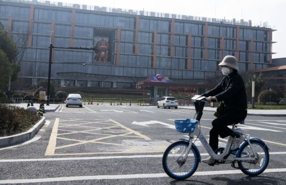 Suasana kantor pusat Alibaba di Hangzhou setelah kota itu diisolasi akibat virus korona (Foto: AFP)