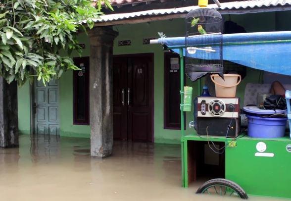 Banjir di Desa Wanakaya Cirebon Banjir di Desa Wanakaya Cirebon, Minggu (9/2/2020) (Foto:iNews/Toiskandar)