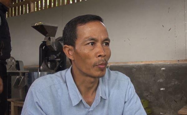 Kepala Desa Sukadana Cianjur Karmawan Kepala Desa Sukadana Cianjur Karmawan, Minggu (9/2/2020) (Foto:iNews/Andi Ichsyan)