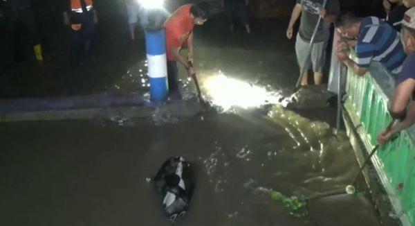 Hujan Deras akibatkan Banjir di Karangploso Malang, Balita Hilang di