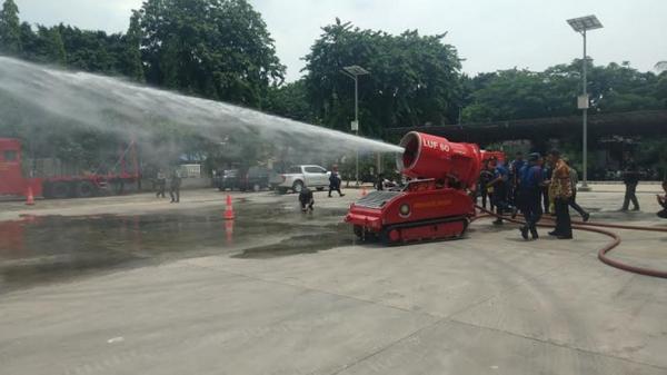 Mobil robot pemadam kebakaran milik Pemprov DKI Jakarta yang dibeli dari Kroasia dan Australia. (Foto: iNews.id/ Wildan Catra Mulia).
