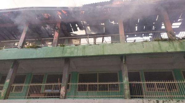 Kebakaran terjadi di SMK Sentosa, Jalan Madu Mangga Besar Taman Sari Jakarta Barat, Sabtu (15/2/2020). (Foto: Istimewa).