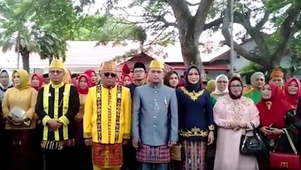 Sejumlah pejabat Forkopimda Jeneponto dan Konawe ikut hadir dalam prosesi lamaran putri Bupati Jeneponto. (Foto: iNews/Sulaiman Nai)