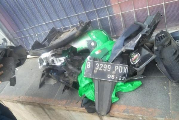 Ojol Hancur Instalasi Gawat Darurat RSUP Dr Kariadi Semarang (Foto: iNews/Kristadi)