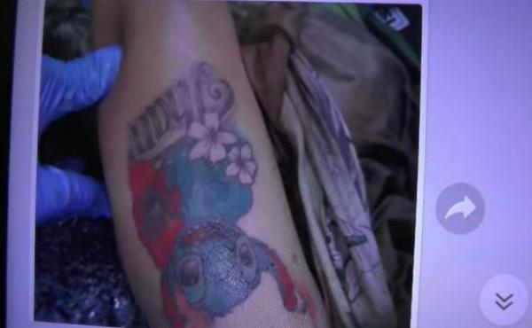 Tato yang dimiliki oleh Anjani Bee Tato yang dimiliki oleh Anjani Bee atau Intan yang tewas di selokan Lembang, Senin (9/3/2020) (foto: iNews/Yuwono)
